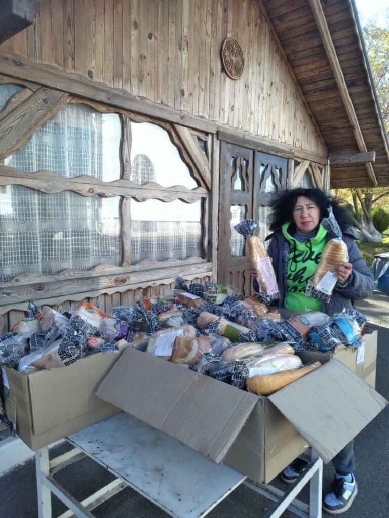 Возможно, это изображение 2 человека